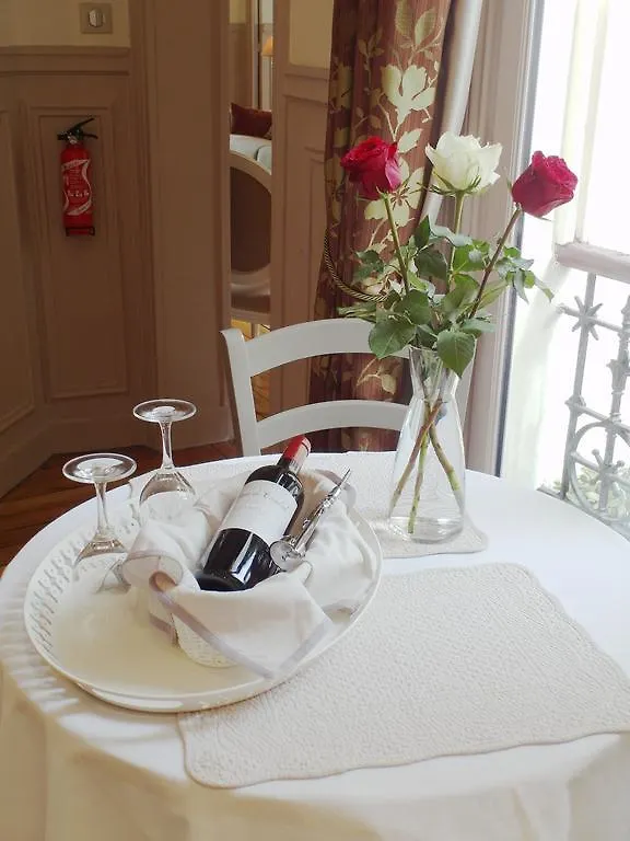 Bed & Breakfast D : Louvre Elegant Paris