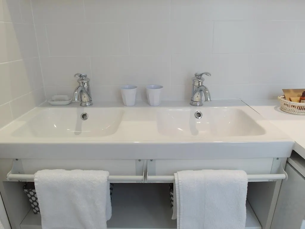 Bed & Breakfast D : Louvre Elegant 3*