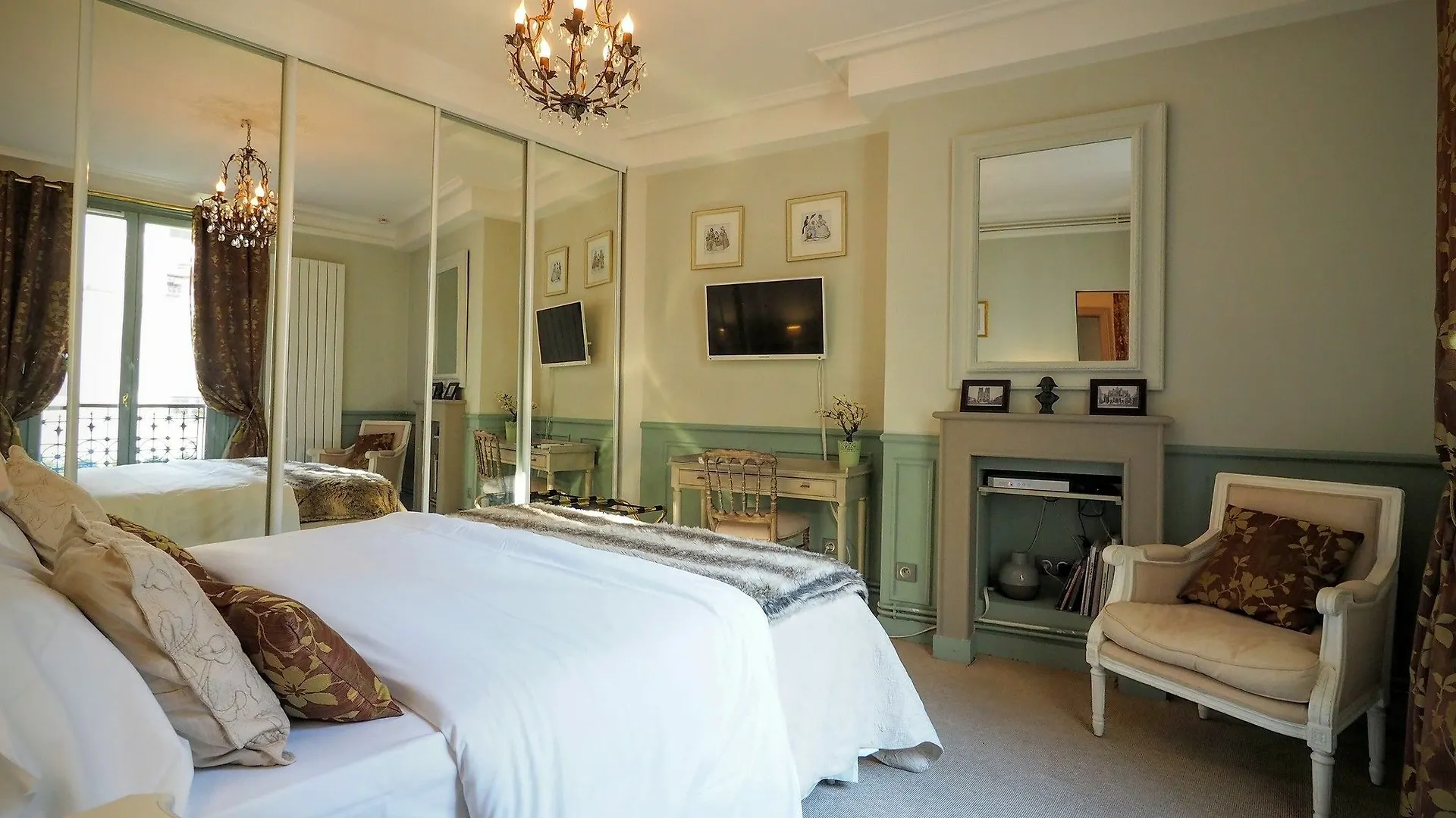 D : Louvre Elegant 3*