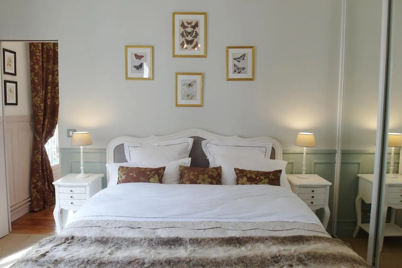 Bed & Breakfast D : Louvre Elegant 3*