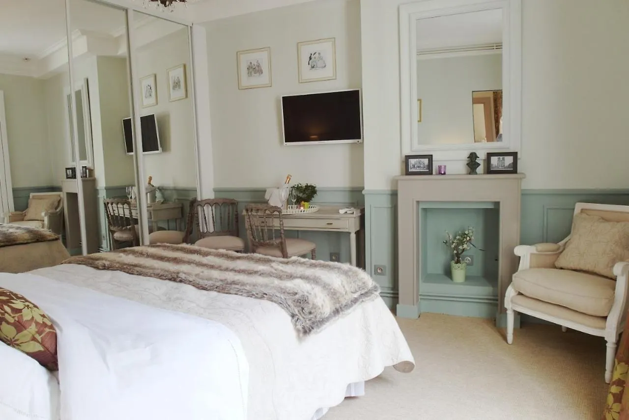 Bed & Breakfast D : Louvre Elegant Paris